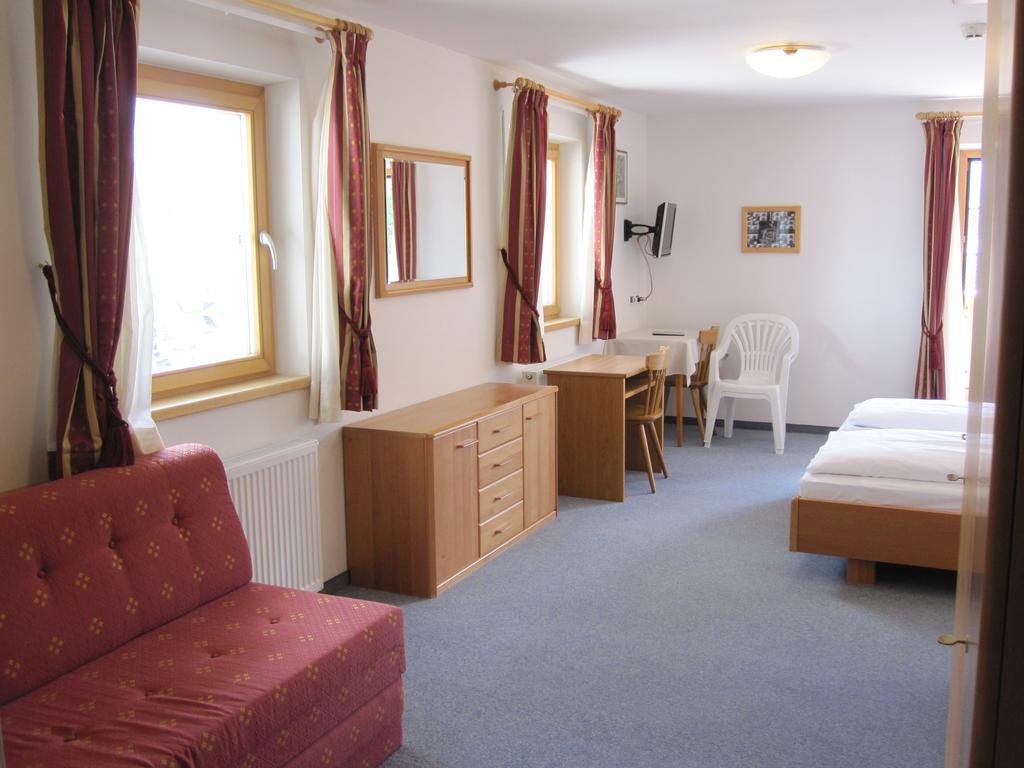 Borest Hotel 2*